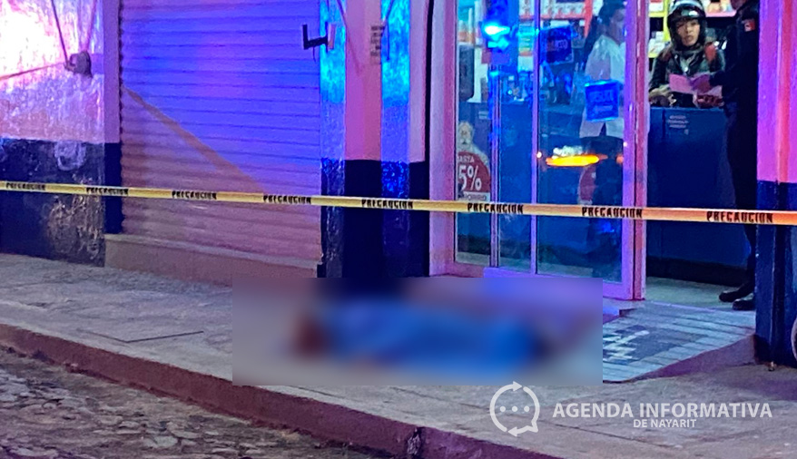 Mujer fallece tras desvanecerse frente a farmacia en la colonia Heriberto Jara