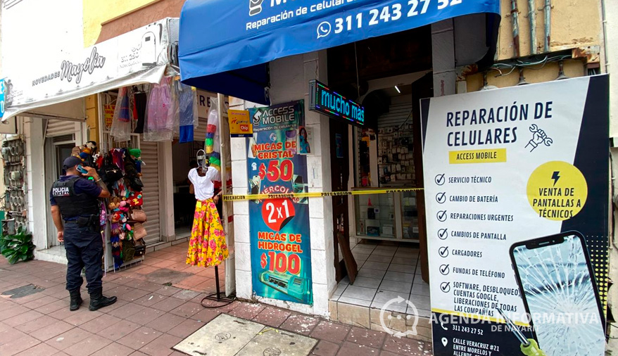 Roban negocio de celulares en el centro histórico de Tepic