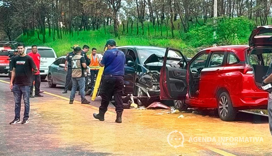 Choque y volcadura en la Tepic–Guadalajara: seis heridos