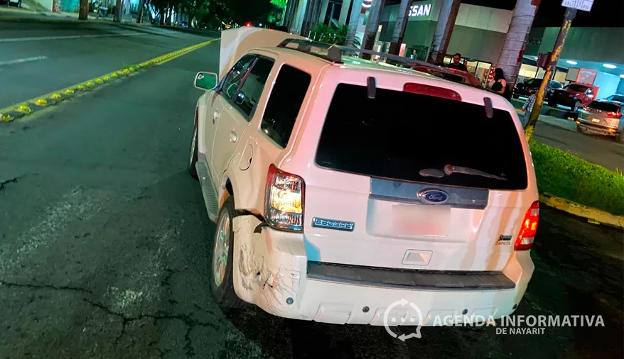 Sufren accidente agentes de la Fiscalía de Nayarit en Tepic