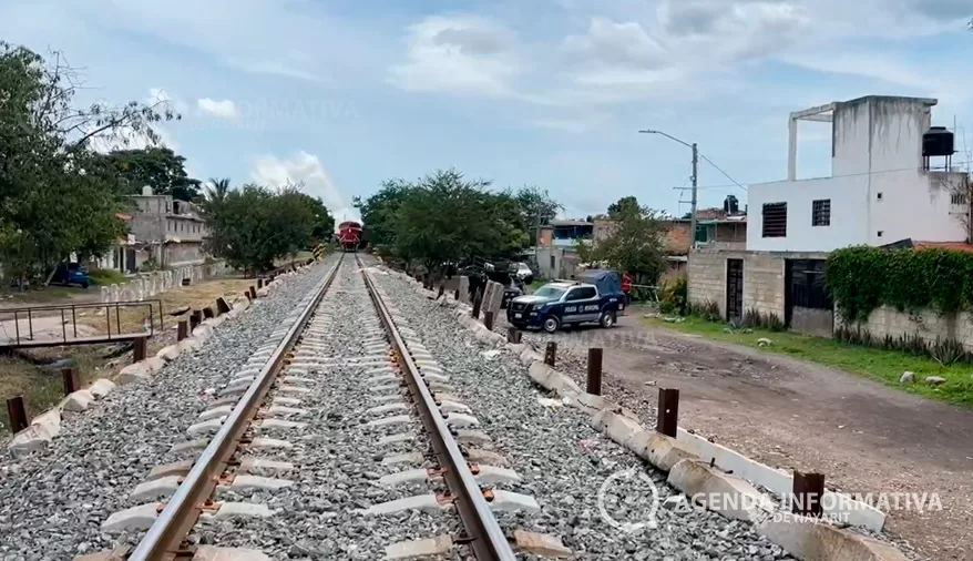 Hombre pierde la vida tras ser embestido por el tren en la colonia 12 de Diciembre, Tepic
