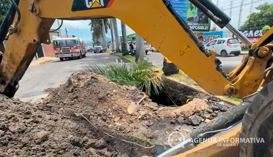 Detectan hundimiento en avenida Jacarandas de Tepic
