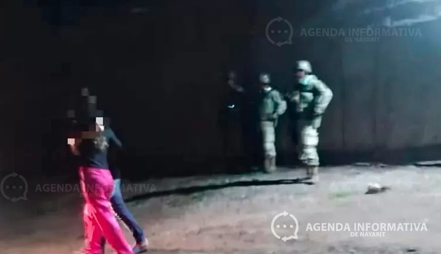 Mujer nayarita escapa de sus captores en Culiacán; fue localizada esposada en la vía pública