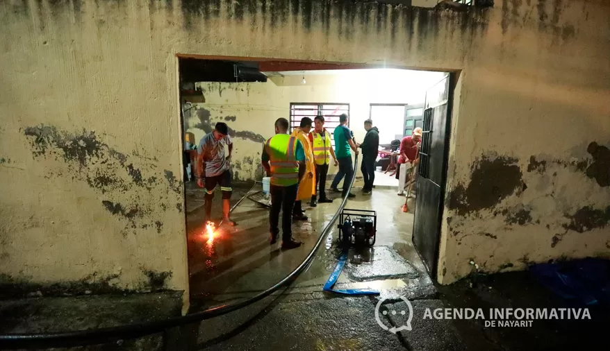 Familias afectadas por tormenta en Tepic recibirán apoyo para reponer bienes perdidos