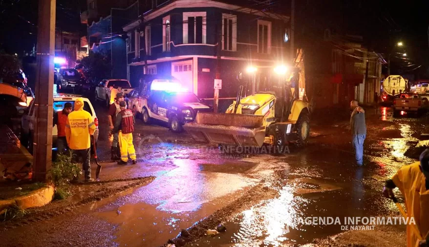 Atienden afectaciones en Tepic tras tormenta extraordinaria