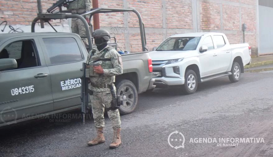 Ejército asegura armas, vehículos y detiene a cuatro personas en Xalisco