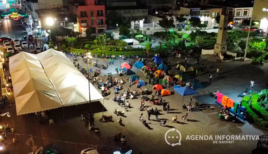 SUTSEM mantiene plantón permanente en la Plaza Benito Juárez de Tepic
