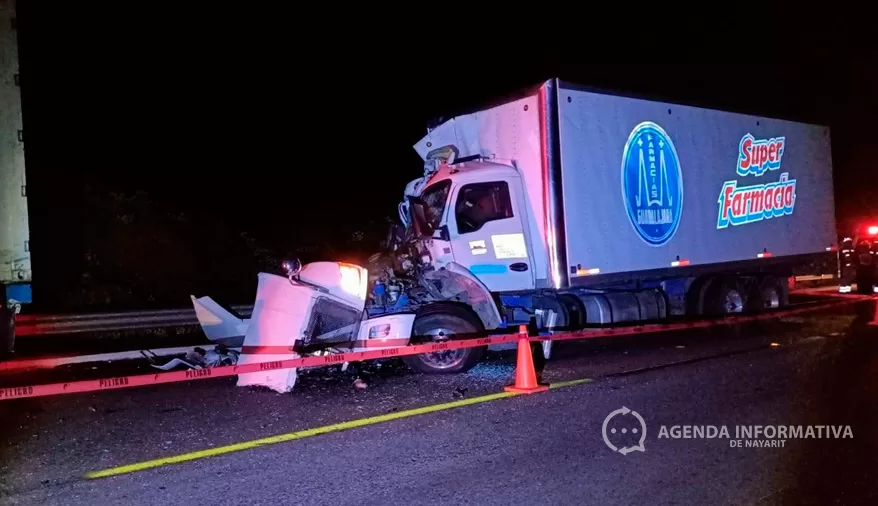 Deja un muerto y un lesionado choque frontal entre camiones de carga en la Tepic–Mazatlán