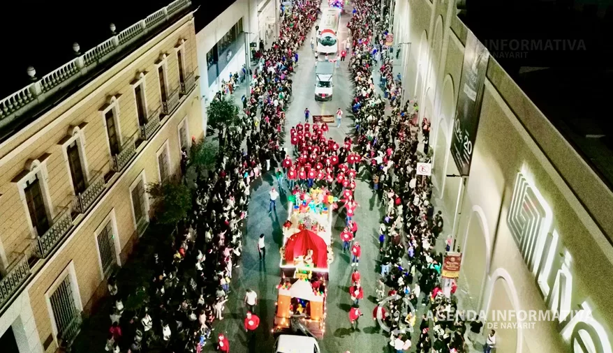 Desfile de las Sonrisas llena de alegría las calles de Tepic