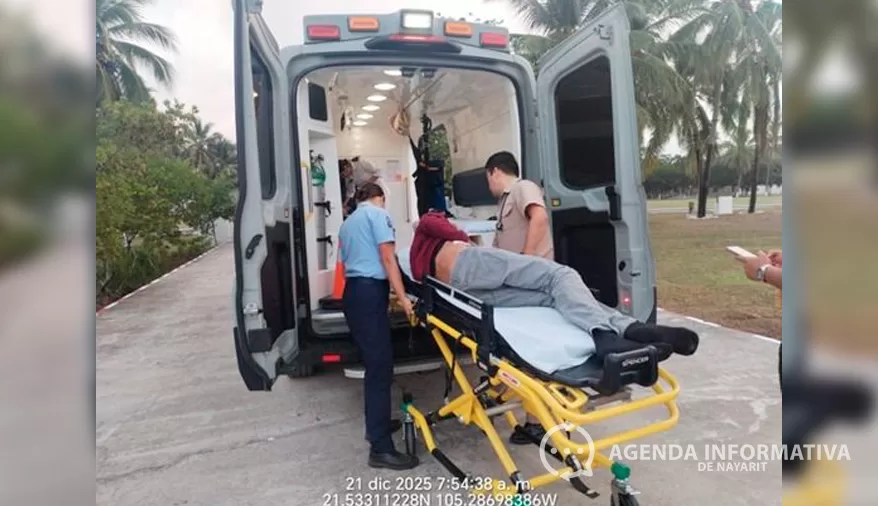 Rescata Marina a hombre lesionado en el mar frente a San Blas