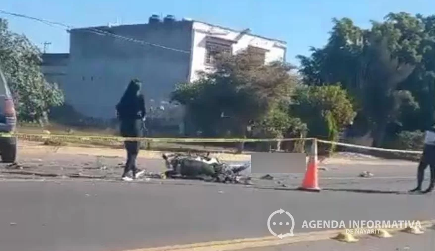 Muere motociclista tras ser arrollado por camioneta en Ahuacatlán