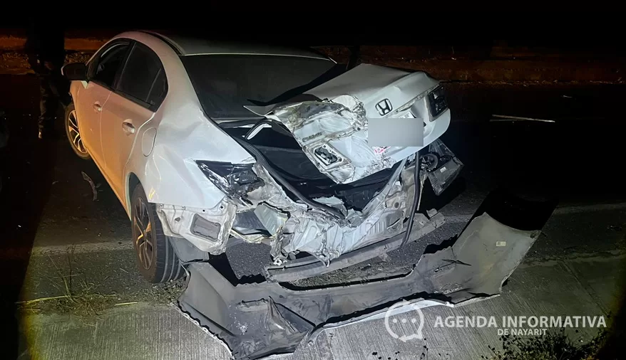 Impacta tráiler a vehículo en el Libramiento de Tepic y huye hacia la salida a Mazatlán