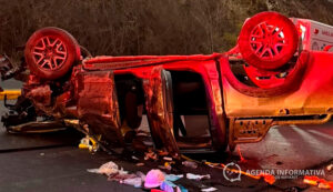Volcadura en Bahía de Banderas deja a una mujer lesionada en la carretera La Cruz de Huanacaxtle–Punta de Mita