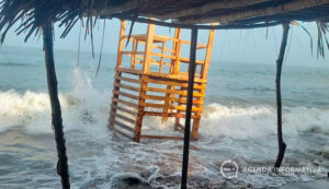 Bandera roja en playas de Compostela por oleaje y marea de tormenta de Polo