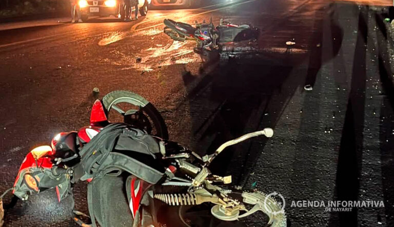 Un accidente en el crucero de Ruiz, sobre la carretera federal 15 Tepic–Mazatlán, dejó cuatro personas lesionadas